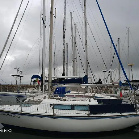 ספינת מלון New Wave 