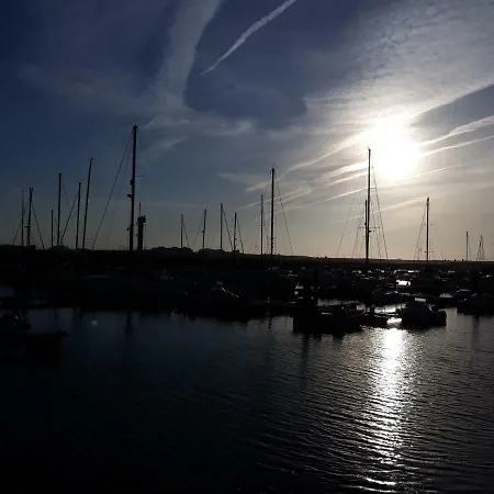 ספינת מלון New Wave 